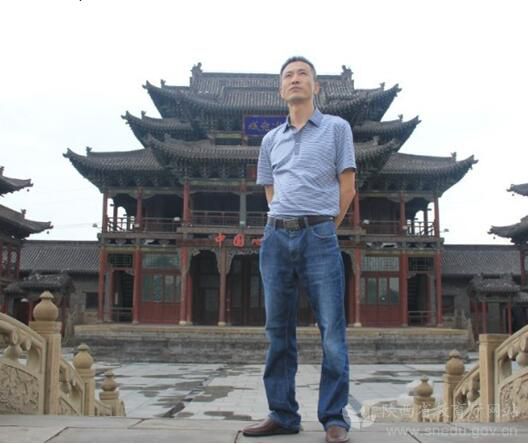 榆林学院教师亢雄:朝着梦想的方向,迈步向前